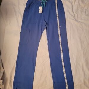 NWT Figs women scrub